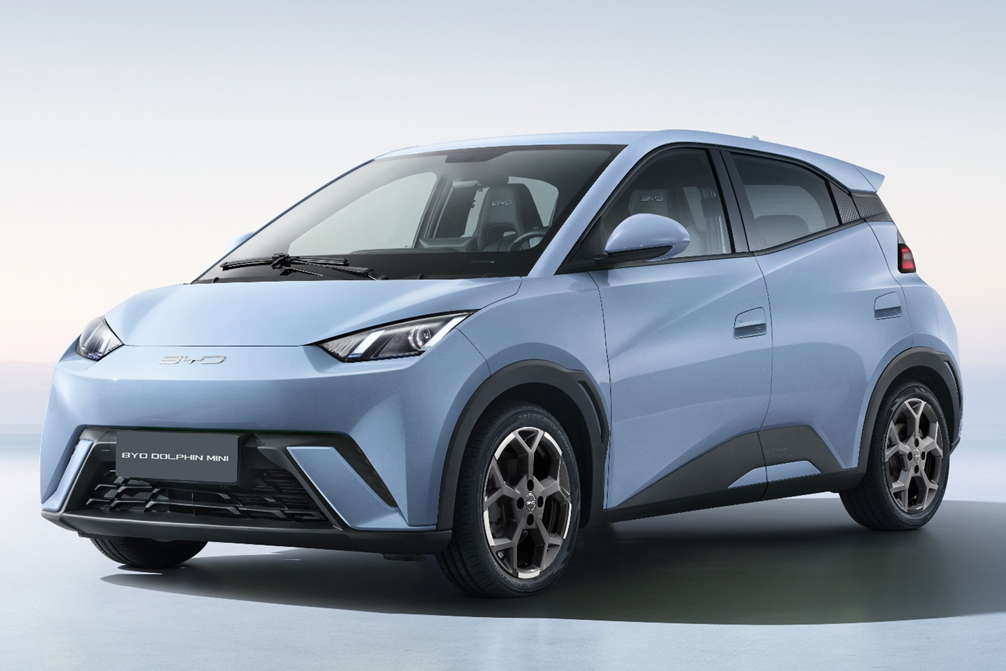 BYD lança Dolphin Mini azul e Song Pro com ADAS completo